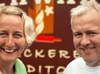Christian und Rolf Schwarz vor ihrem Geschäft